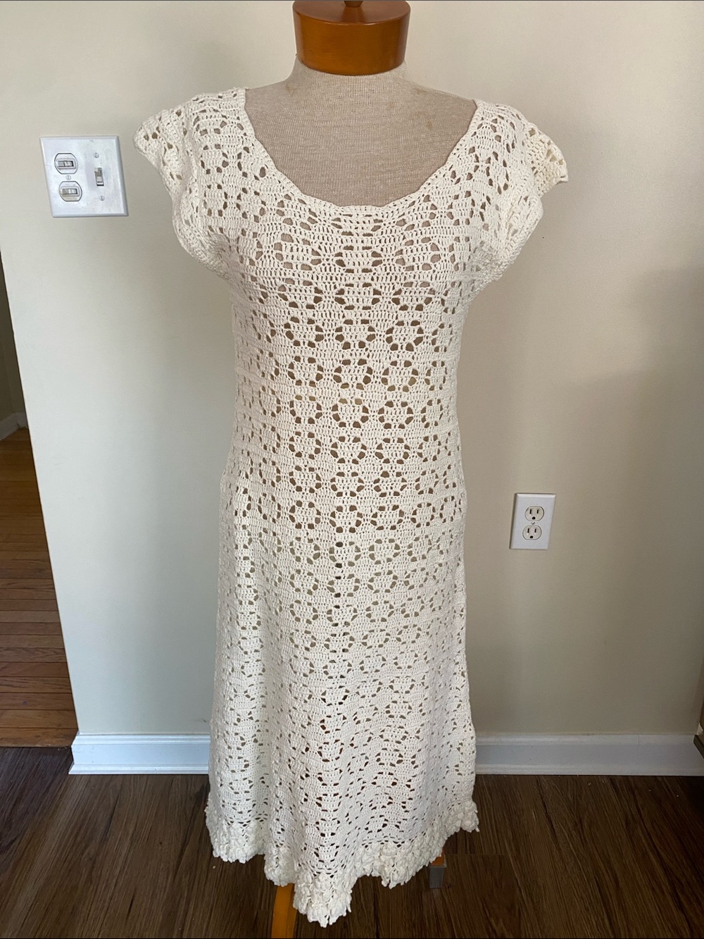 Anthropologie Brittania Crochet Midi Dress in a cream color. Size M *no slip*